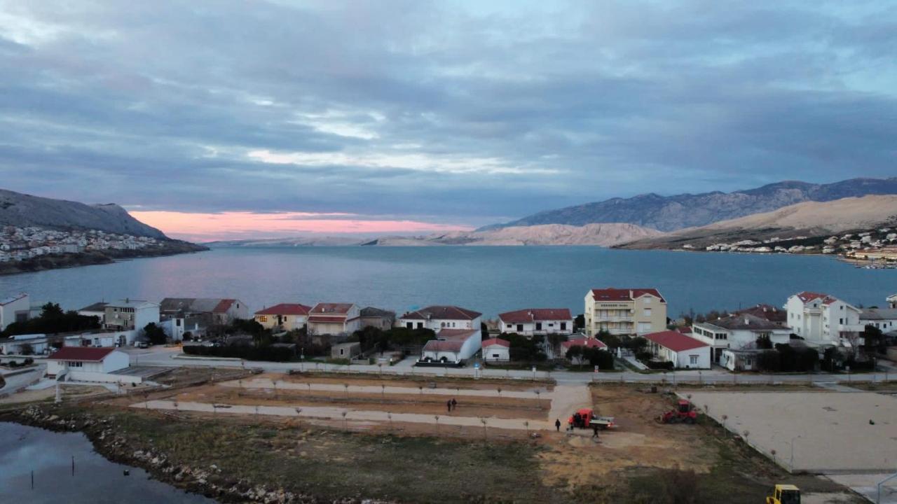 Rooms & Apartments Kaurloto Pag Town Exterior foto